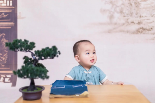 山西宝宝摔到头第五天吐了 山西宝宝摔到头第五天吐了